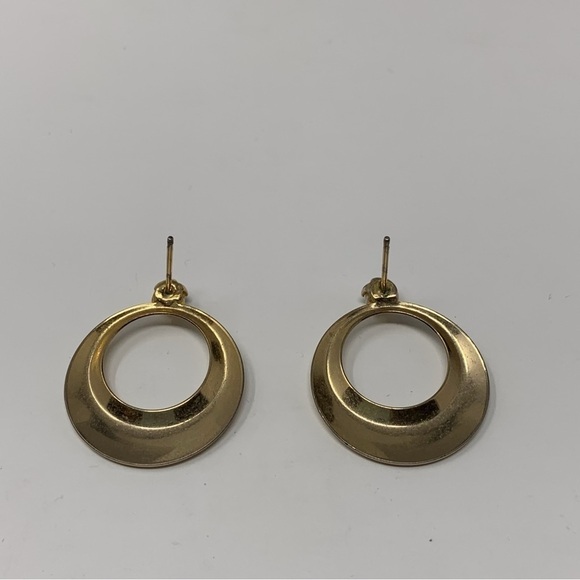 Vintage White Beaded Large Gold Tone Hoop Stud Earrings - Picture 3 of 6